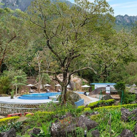 Sterling Munnar Hotel Exterior photo