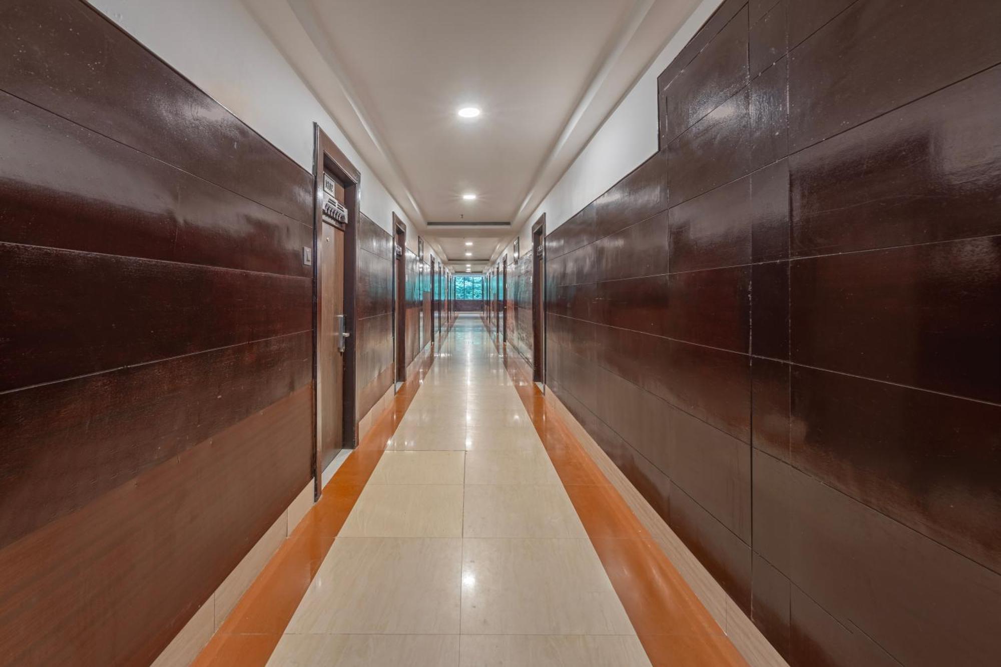 Sterling Munnar Hotel Exterior photo