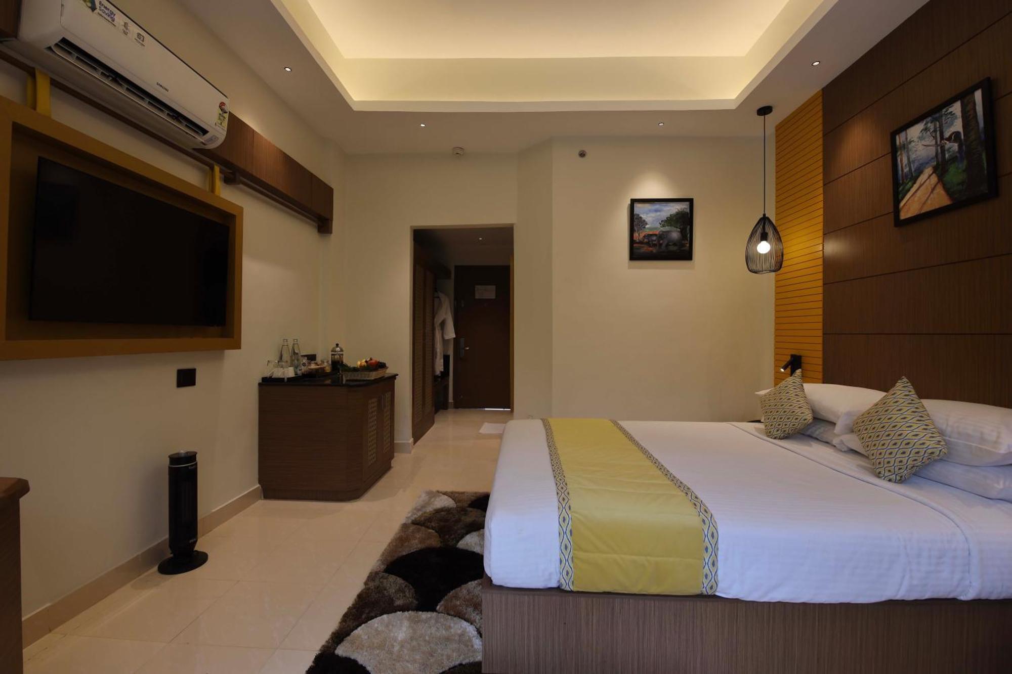 Sterling Munnar Hotel Exterior photo