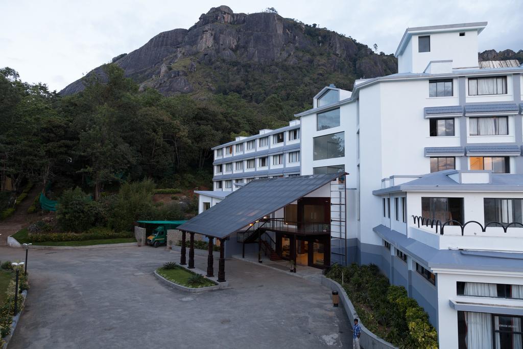 Sterling Munnar Hotel Exterior photo